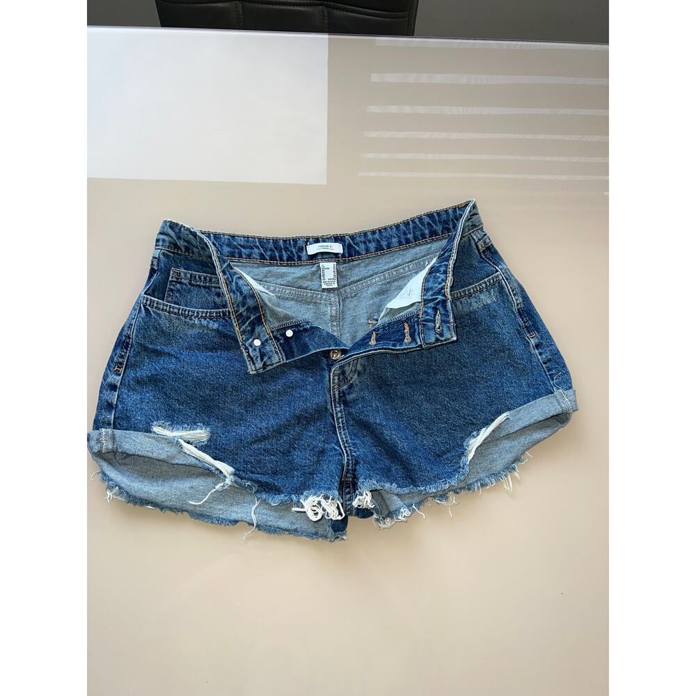 Forever 21 Premium Womens Size 31 Denim 100% cotton Distressed Shorts